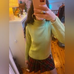 Women's Green Long Sleeved Turtleneck Sweater